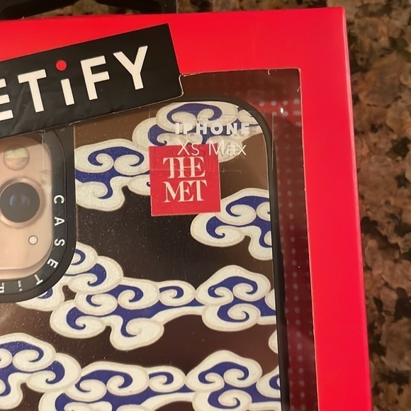 NWT Casetify The MET Art Museum Rank badge with tiger IPhone XS Max - Picture 3 of 7